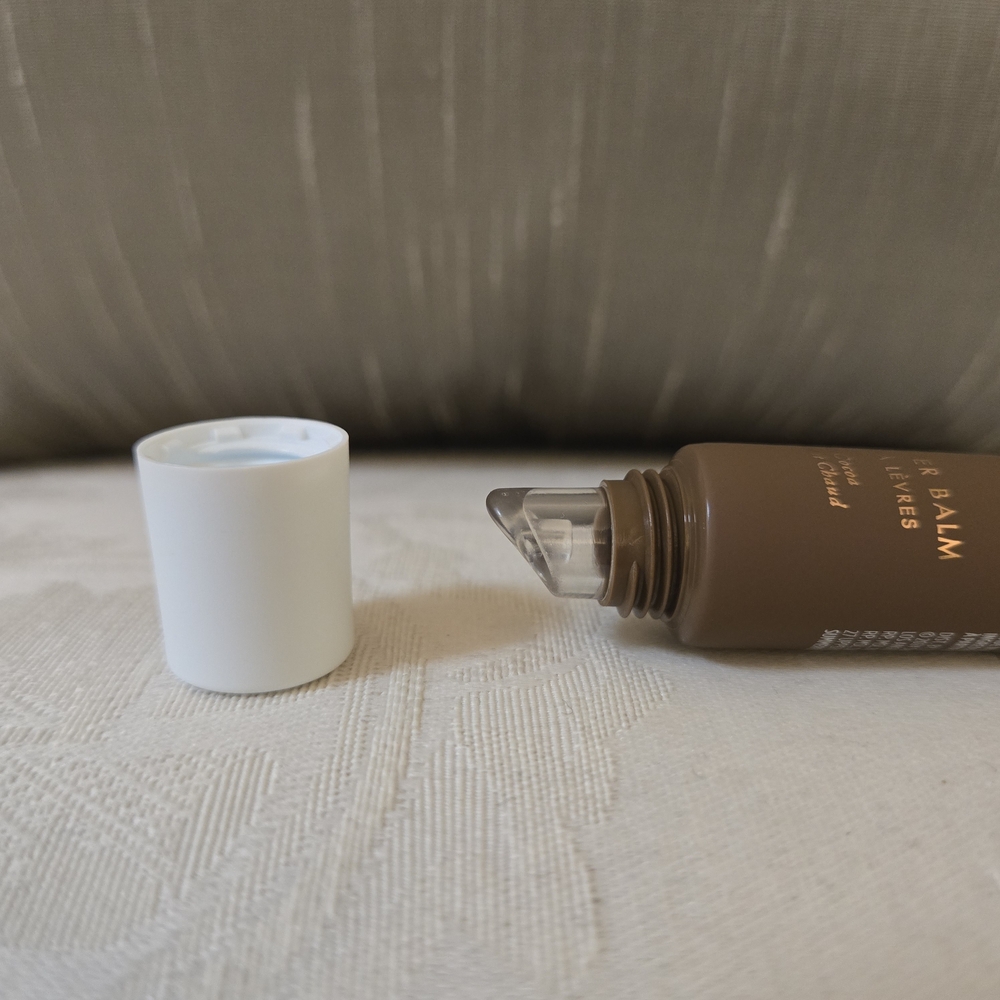 Summer Fridays: Full Size Lip Butter Balm, Limited Edition, Hot Cocoa Scent - Picture 4 of 8